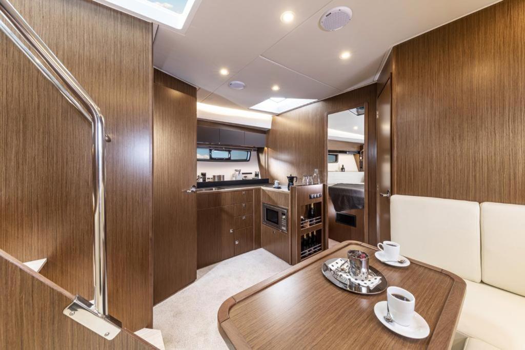 Royal House Napoli Centro, By Clapa Group Hotel Bagian luar foto