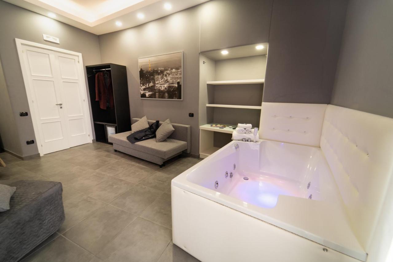 Royal House Napoli Centro, By Clapa Group Hotel Bagian luar foto